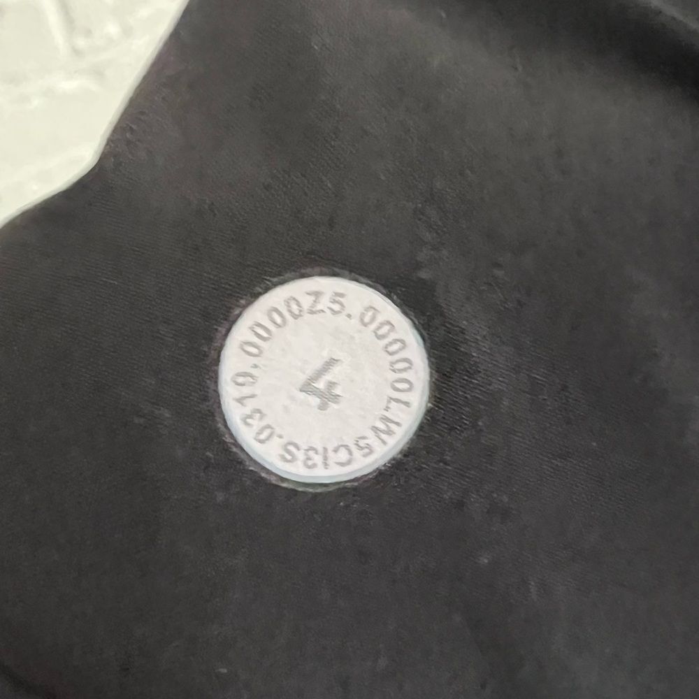 Lululemon Essential High-Rise Trouser Black (First Release) Size 4 - Picture 6 of 7